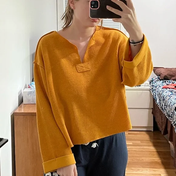 Urban Outfitters Jax Yellow Top - Picture 2 of 6